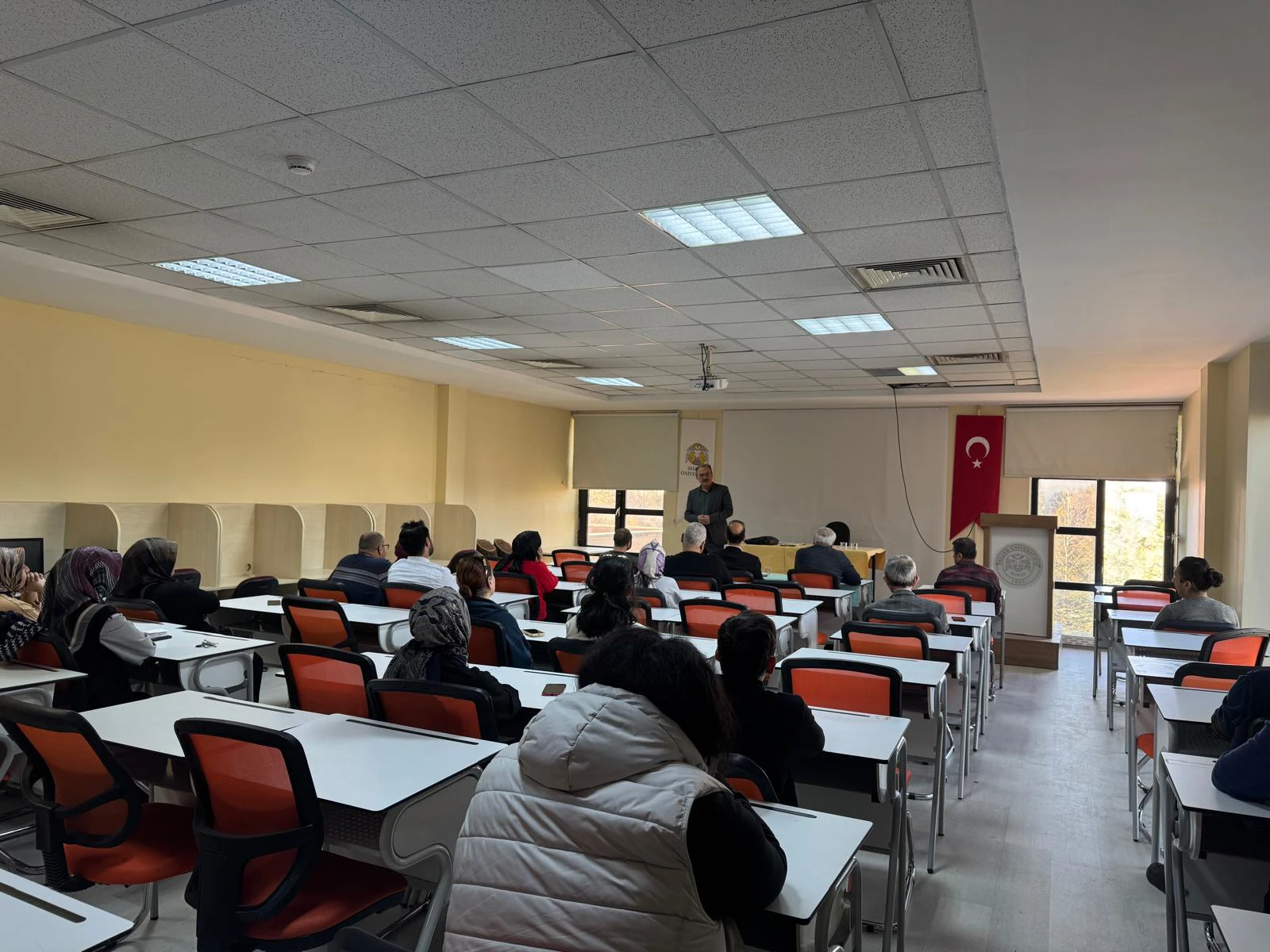 Kütüphanemizde "Kütüphanede Çalışmak" Konulu Hizmet İçi Eğitim Gerçekleştirildi